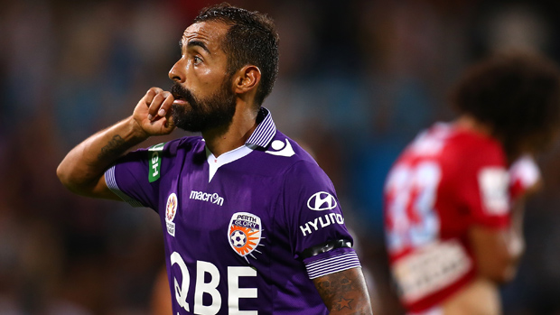 Diego Castro has re-signed with Perth Glory for the 2016/17 Hyundai A-League season.