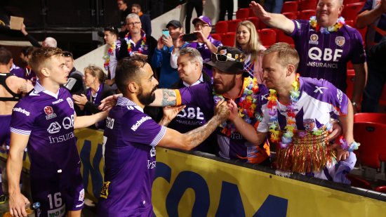 Glory takes crucial point in Adelaide clash