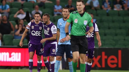 Sparking win sends Glory six points clear