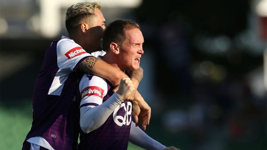 Glory consolidate top spot with deserved home win