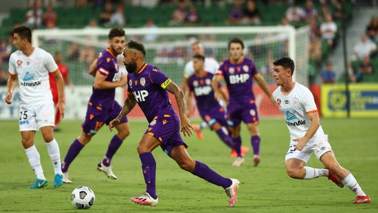 Castro at the double as Glory down Brisbane