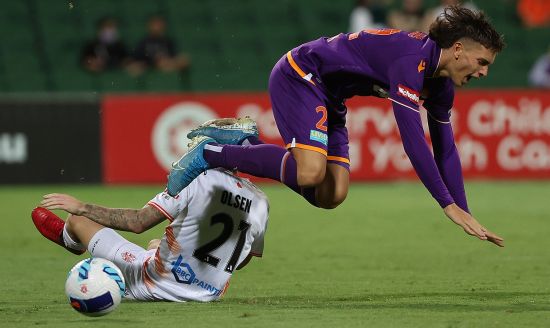 Glory downed at home by Roar