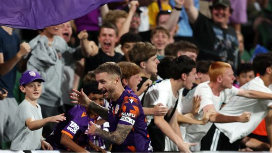 Glory sink Mariners to move into top six